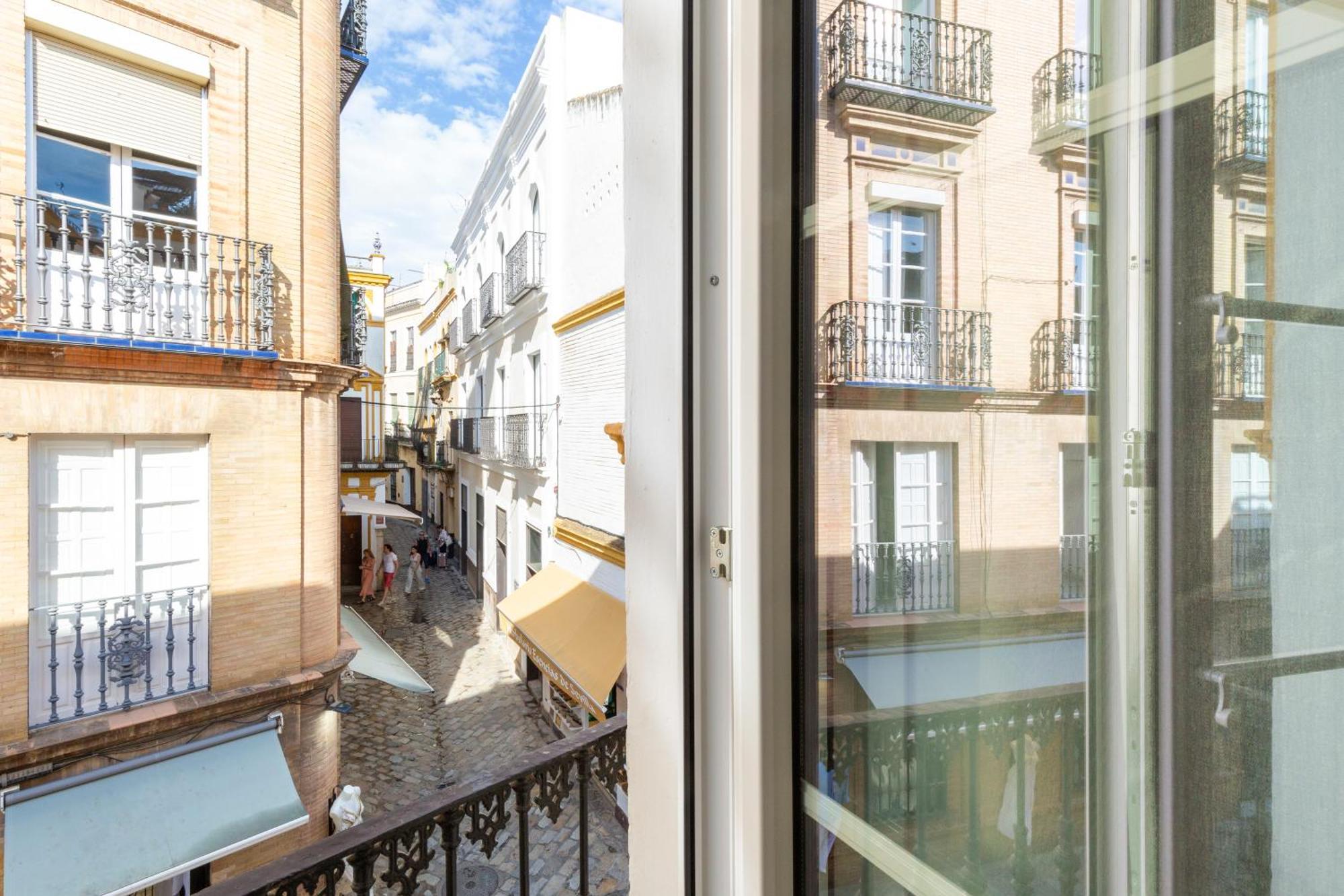 Descubrehome Santa Cruz Private Terrace With Giralda Views Sevilla Kültér fotó
